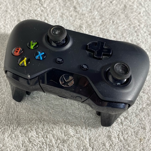 Xbox One Wireless Controller - Picture 9 of 13